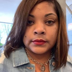 Meet your Posher, Yolanda